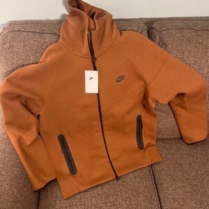 Mens nike tech fleece (FB7921 281) brown size large